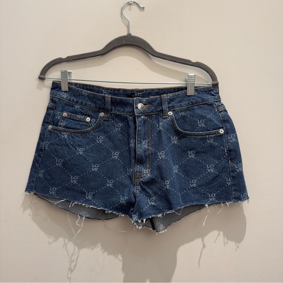 NWT- H&M Love Denim Blue Women's Shorts Size 10 - Picture 1 of 10